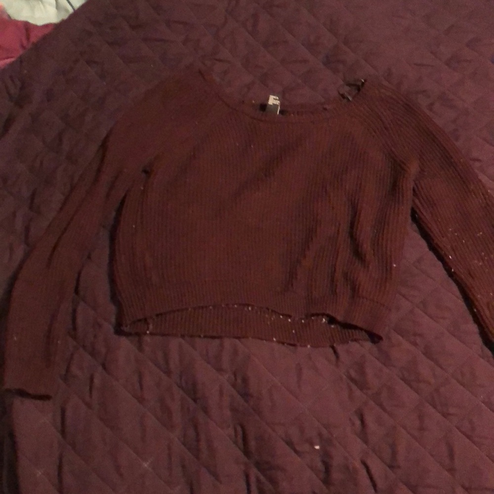 Maroon sweater